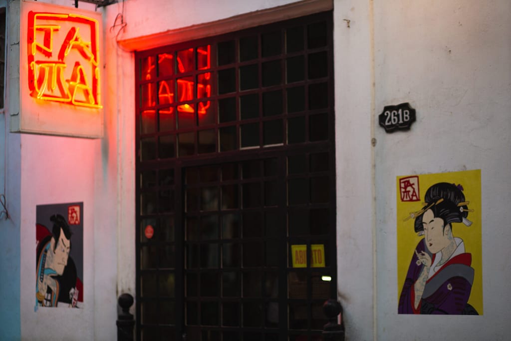 Ambiance street food chez soi : idées de décoration pour un coin gourmand convivial et inspiré des stands de rue