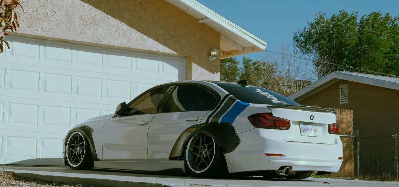 Image décorative pour le template de catégorie : illustration automobile apportant style et ambiance à la section thématique