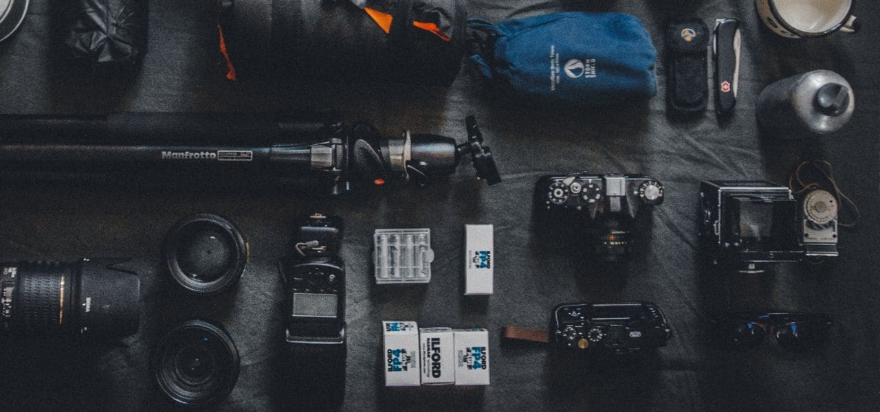 Kit d’accessoires essentiels pour débuter en photographie