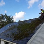 Nettoyage et démoussage toitures à Orléans : protéger et prolonger la vie de votre toit