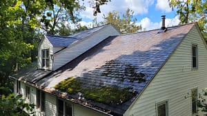 Lire la suite à propos de l’article Nettoyage toiture traitement hydrofuge Toulouse : protéger et prolonger la durée de vie de votre toit